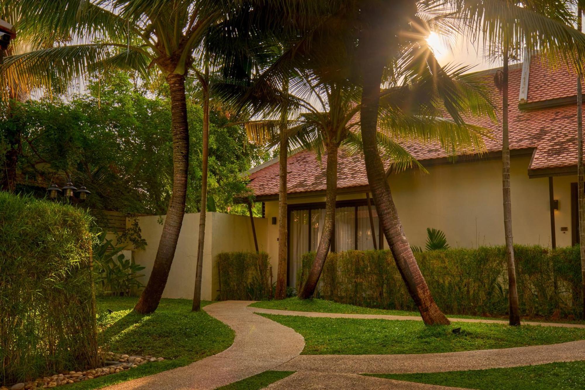 Resort The Embassy Angkor & 5*