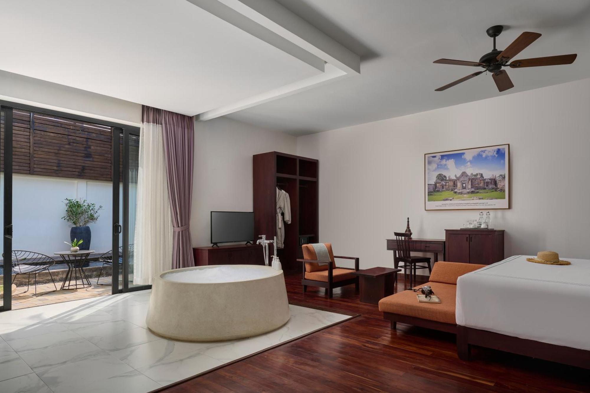 The Embassy Angkor & 5*