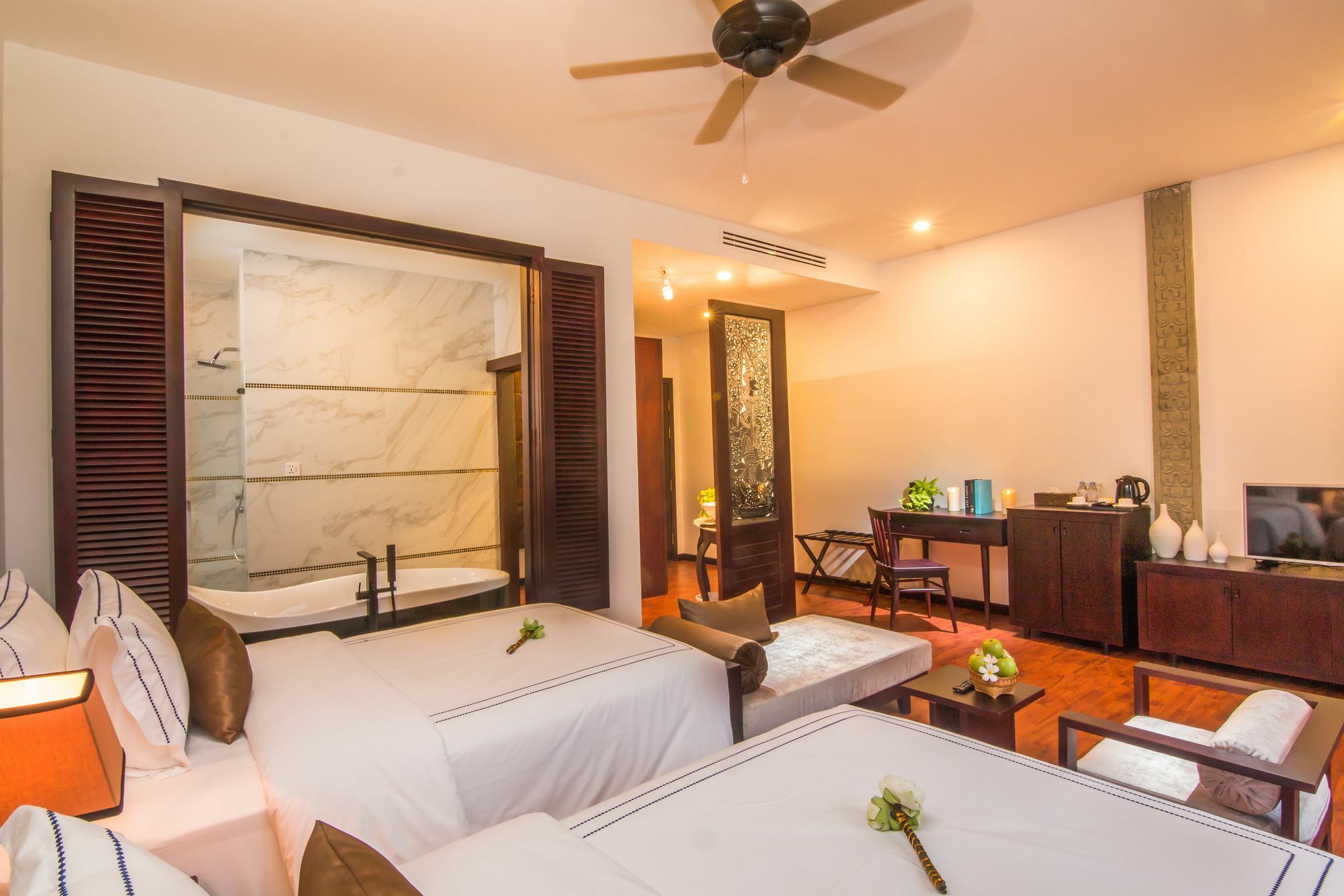 The Embassy Angkor & 5* Siem Reap
