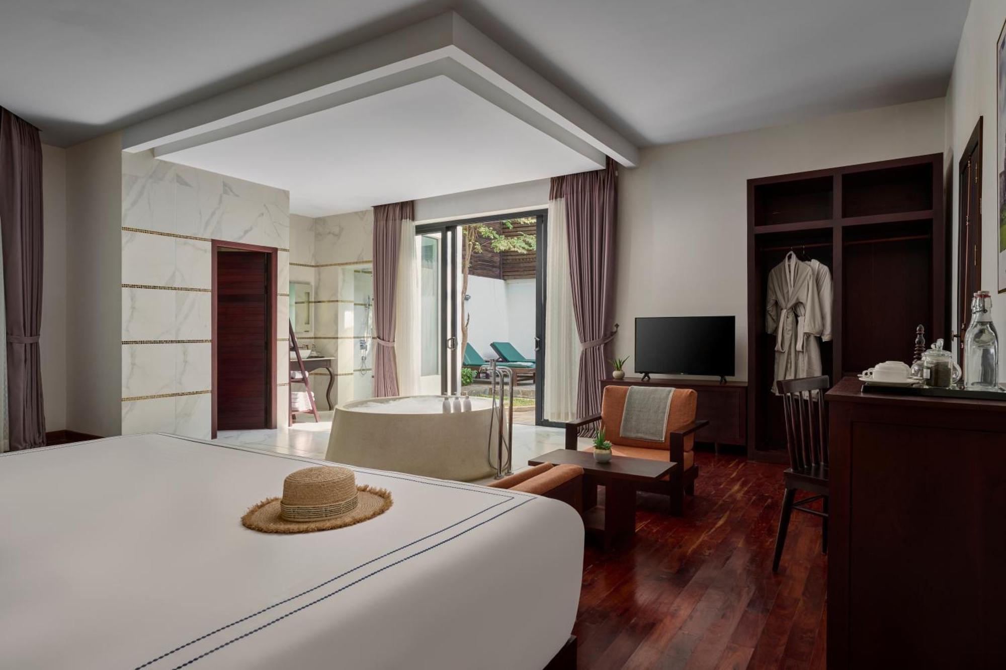 The Embassy Angkor &