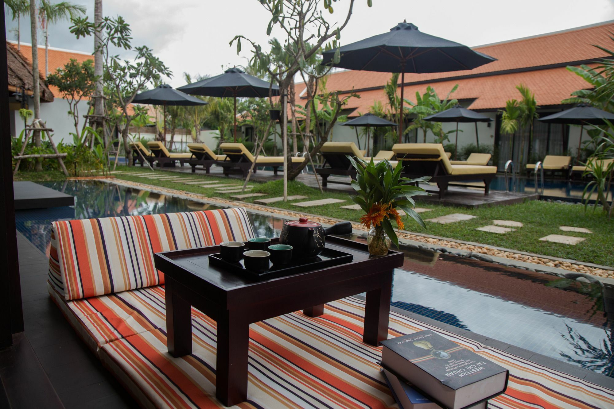 Resort The Embassy Angkor & Ciudad de Siem Riep