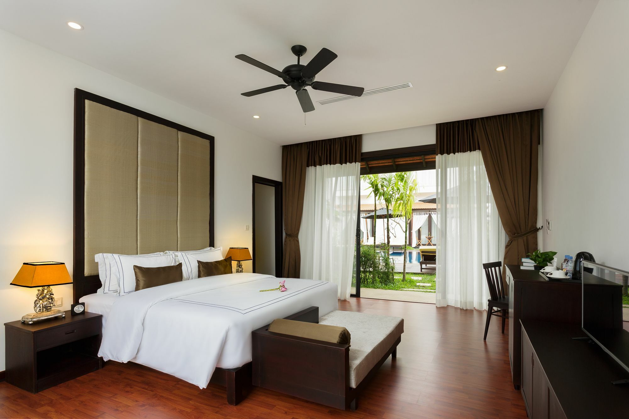 The Embassy Angkor & Resort 5*